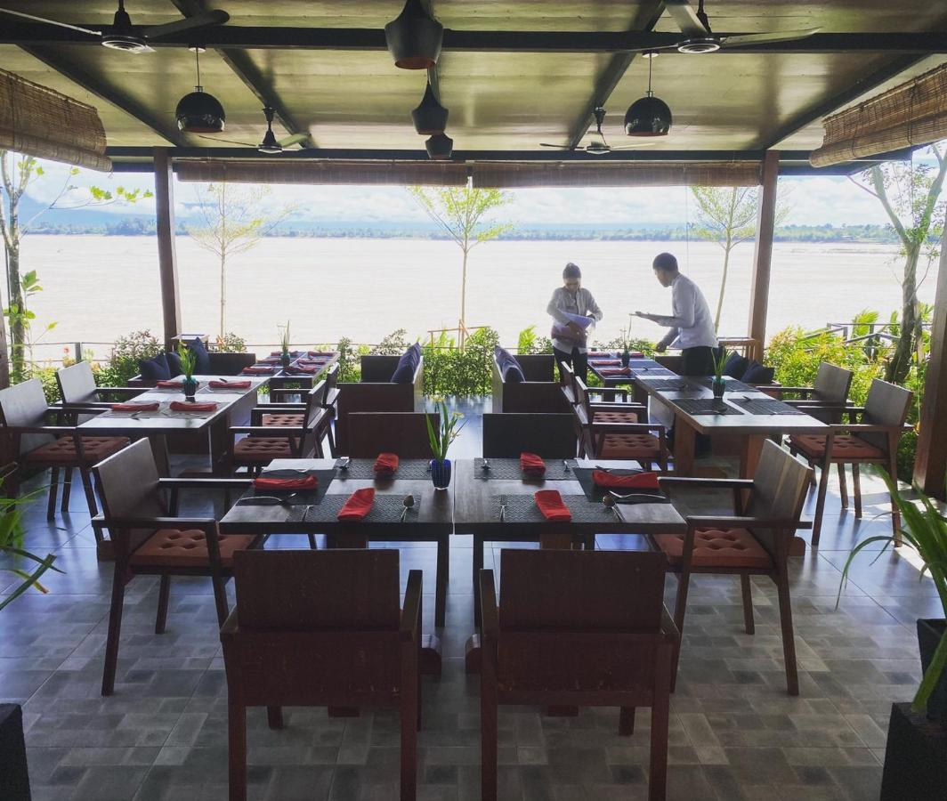 เดอะ ริเวียรา จำปาสัก Hotel ภายนอก รูปภาพ